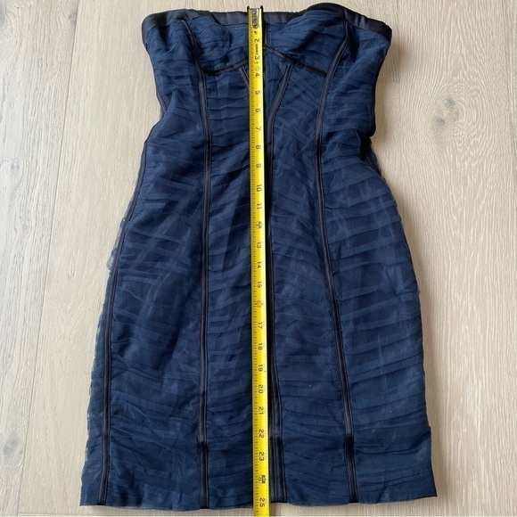 BCBGMaxAzria corset style mini strapless dress. Size zero - Picture 4 of 9